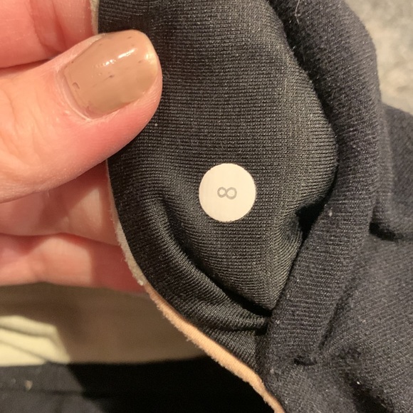 Lululemon Reversible Black Yoga Shorts Sz 8 Spandex - Picture 8 of 8